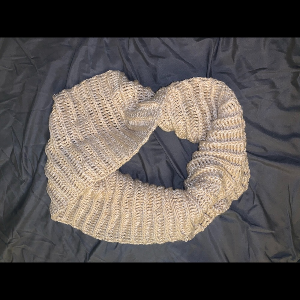 Knit infinity scarf